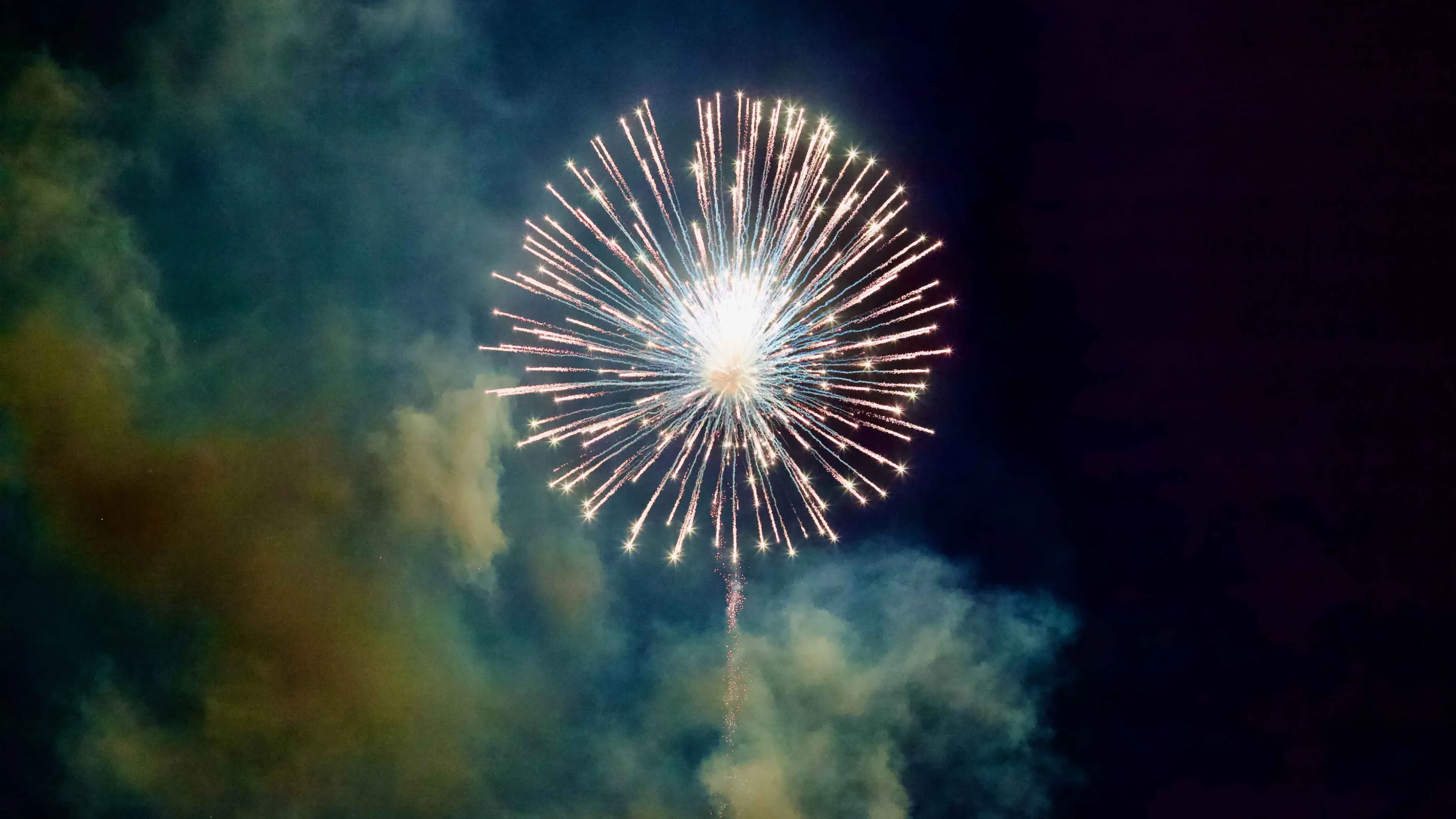 Firework photo taken by Eric Xiao